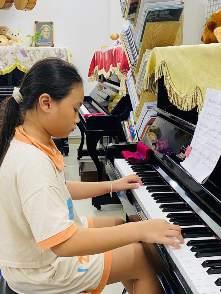 Học Piano Online: Hành Trình Khám Phá Âm Nhạc 2 Học Piano Online