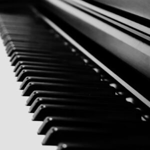Yamaha CVP3 3 black and white piano